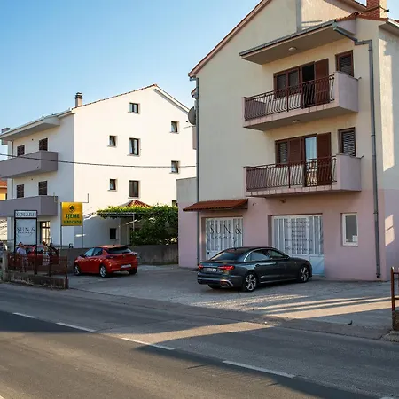 Dugec Kastela