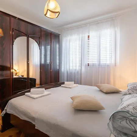 Dugec Apartment