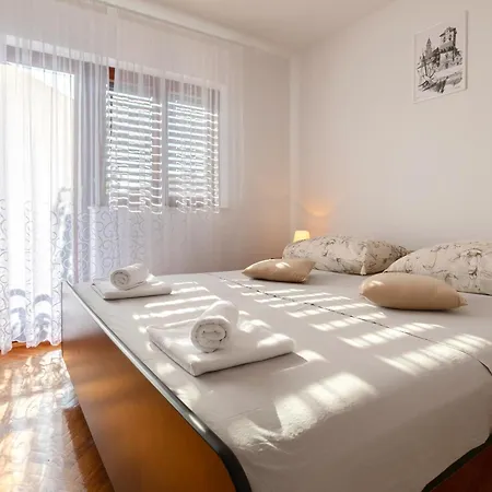 Dugec Apartment *