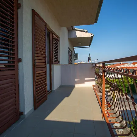 Apartment Dugec *