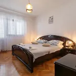 Dugec Daire Kastela