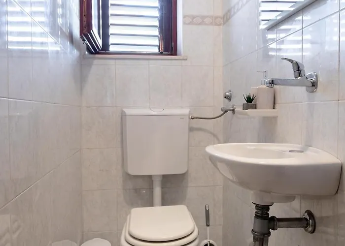 Dugec Каштела