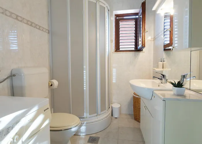 Dugec * Каштела