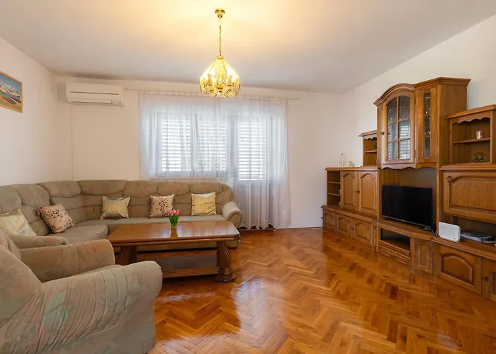 Dugec * Каштела